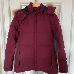 Canada Goose Chelsea Parka S in Bordeaux fur-lined hood